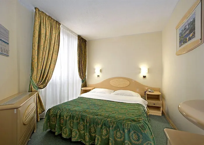 Отель Gran Vista Plava Laguna Пореч